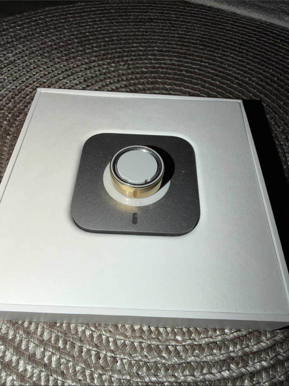 Oura ring 4 gold size 6 with box and charging dock